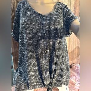No Boundaries Heathered Black and White Top, Size XXL, Scoop Short Sleeve